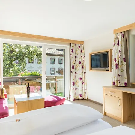 Hotel Post Bach (Tyrol)