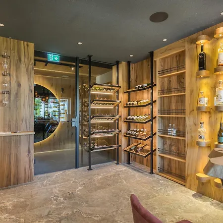 Otel Post Bach (Tyrol)