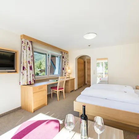 Otel Post 4*
