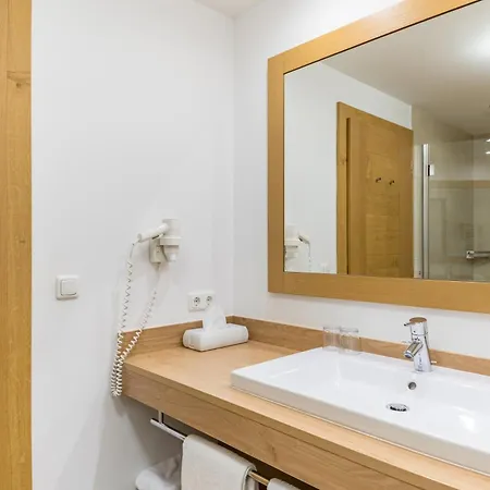 Otel Post Bach (Tyrol)
